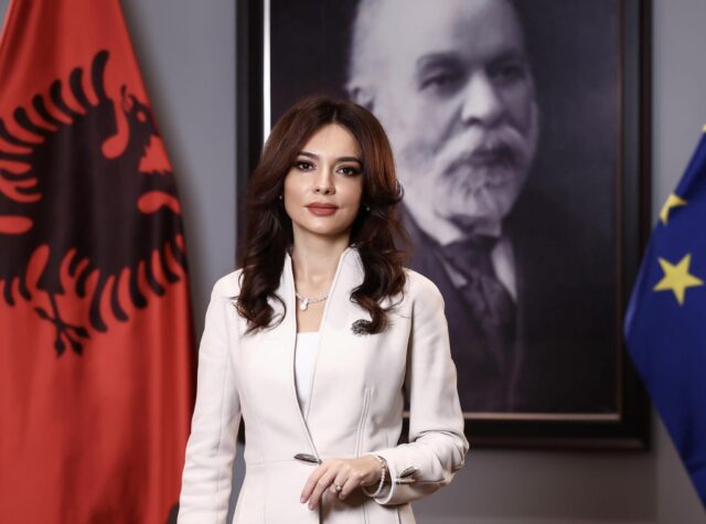Rama e shkarkoi nga Ministria e Jashtme, reagon me nje deklarate ,Elisa Spiropali