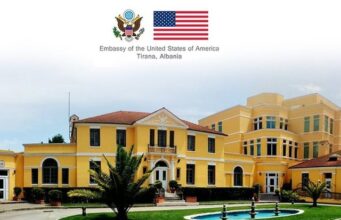 Protesta e opozitës, ambasada e SHBA thirrje qytetarëve amerikanë: Shmangi vendet ku zhvillohet tubimi