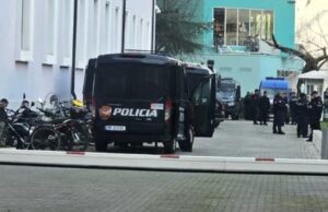 Protesta e opozitës/ 1300 efektivë në gatishmëri para godinës së Kryeministrisë