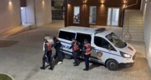 Arrestohet 32-vjeçari që shiste k*k*inë në Kuçovë
