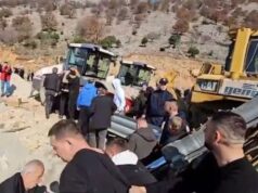 Protesta e banorëve në Rrjoll,Policia arreston një prej protestuesve