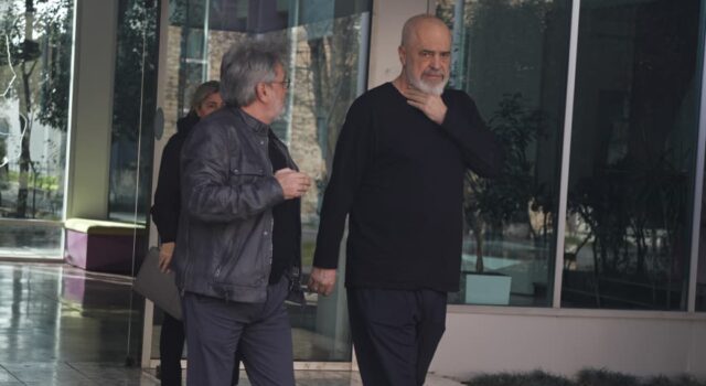 Zbardhen prapaskenat e diskutimeve në mbledhjen e Kryesisë së PS