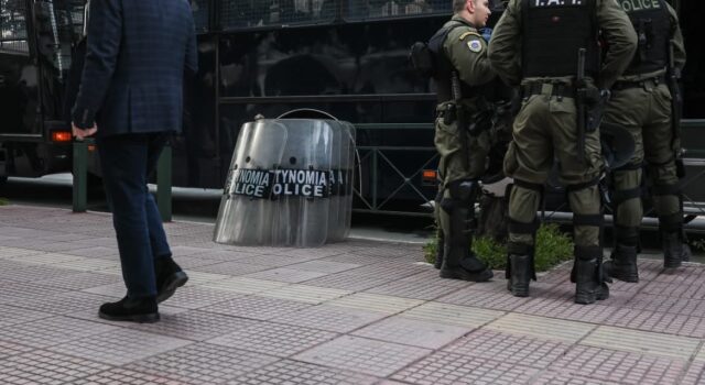 Kërc*nim me b*mbë në Gjykatën e Apelit në Greqi pas vendimit për Agimin e Artë