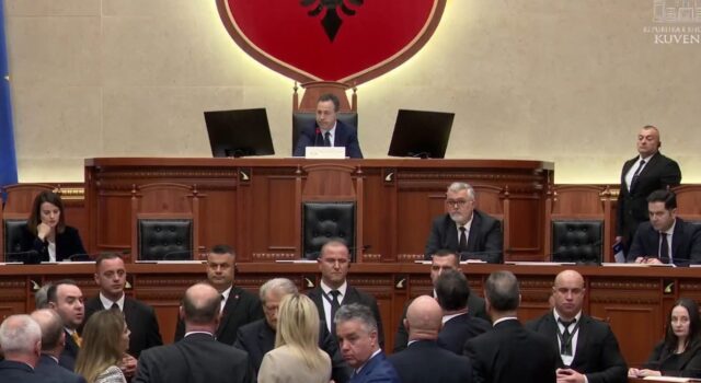 Miratohen ne Kuvend emrat e ministrave te rinjë