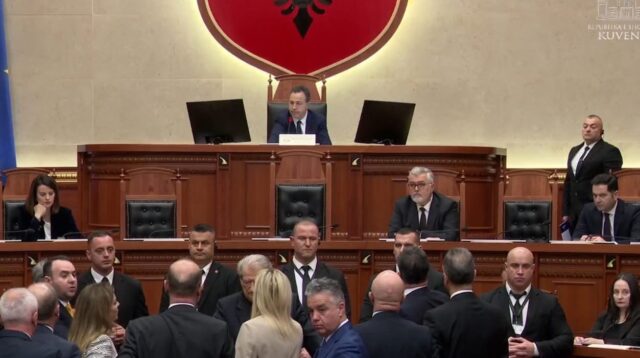 Miratohen ne Kuvend emrat e ministrave te rinjë