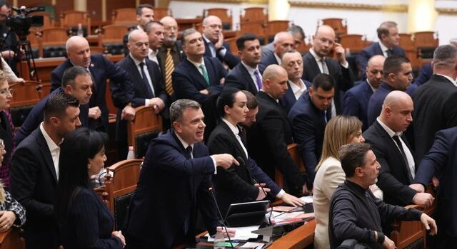 Balla: Numri 0900 është linjë e gjelbër e BE- se teksa i kerkon ndjes Vokshit nese eshte ndjere e fyer