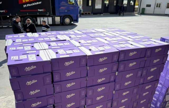 Dogana bllokon në Kapshticë 1.5 tonë çokollata ‘Milka’