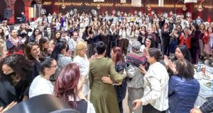 Balluku me gratë socialiste në Fier për 8 Marsin: Fuqizimi i gruas mbetet prioritet