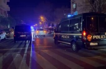 19-vjeçari gjendet pa shenja jete në oborrin e banesës