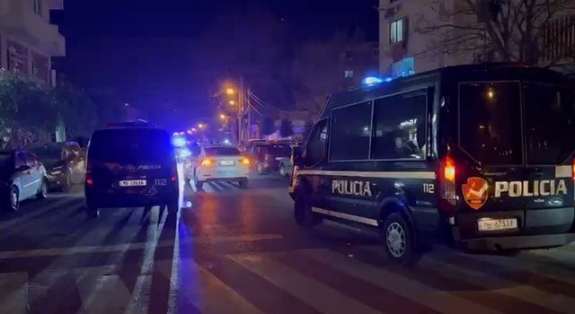 19-vjeçari gjendet pa shenja jete në oborrin e banesës