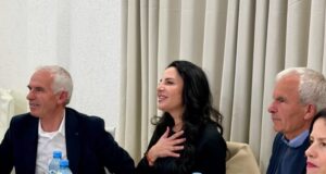 Balluku nuk harron Dibrën, shtron iftar në Maqellarë