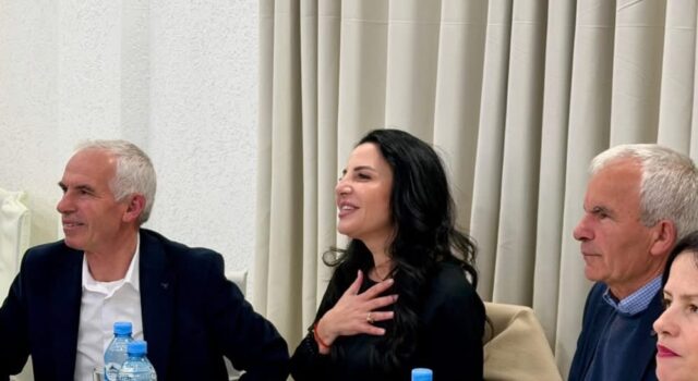 Balluku nuk harron Dibrën, shtron iftar në Maqellarë