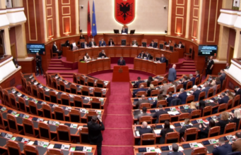 Seanca plenare nis pa opozitën, diskutohet projektrezoluta për Iranin