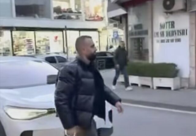 Lirohet drejtori i Burgut të Rrogozhinës akuzuar per shtepine e barit