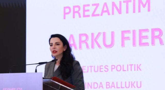 Belinda Balluku pas rikonfirmimit në Fier: “Mirënjohëse për besimin, nder dhe privilegj”