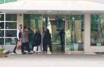 Rama mbledh në takim,drejtuesit e rinje politik ne qarqe