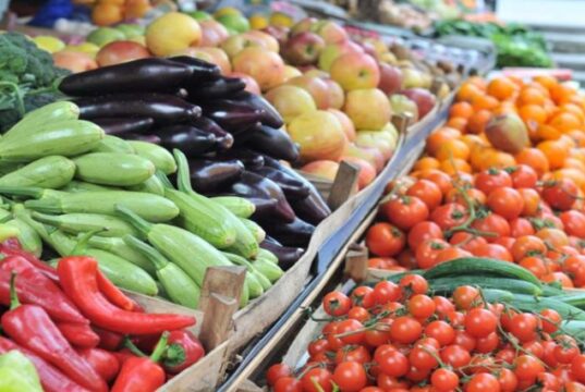 Rriten çmimet e fruta-perimeve në Fier, mashurkat arrijnë 500 lek/kg