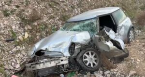 Përplasen dy automjete në rrugen e Kombit, 4 persona të lënduar