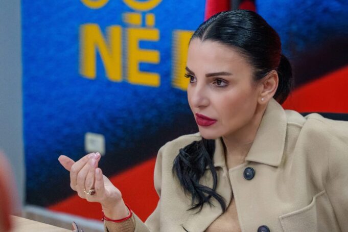 Belinda Balluku takim në Fier, fokus te organizimi dhe zgjerimi i PS në terren