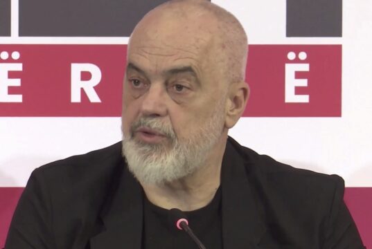 Rama: Kompani publike në tregun e naftës, synohet çmim sipas bursës