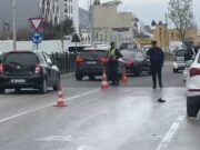 Makina p*rpl*s një grua në Transballkanike, shoferi largohet nga vendi i ngjarjes