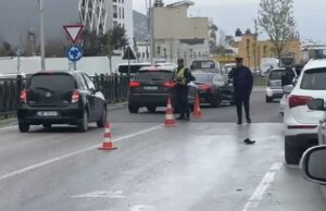 Makina p*rpl*s një grua në Transballkanike, shoferi largohet nga vendi i ngjarjes