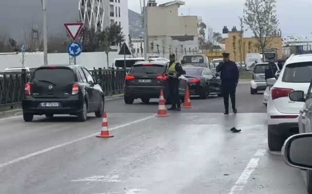 Makina p*rpl*s një grua në Transballkanike, shoferi largohet nga vendi i ngjarjes