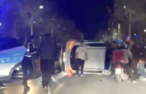 14-vjeçari p*rplasi makinën e policisë ku u pl*gosen 2 efektivë reagon policia