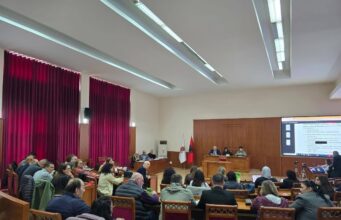 Këshilli Bashkiak Fier, mocioni për shkarkimin e kryetares