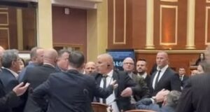Përplasje e ashpër mes Nokës dhe Ballës në Kuvend