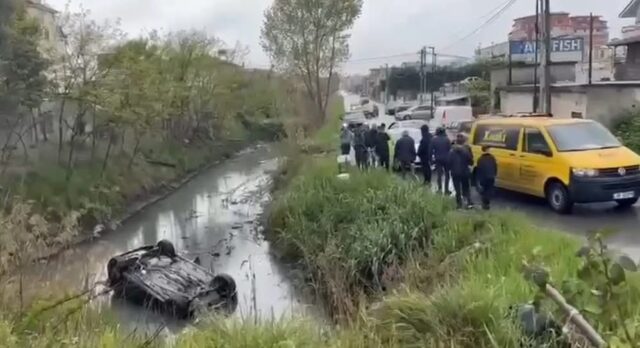 24-vjeçarja humb kontrollin e makines dhe përfundon në kanal