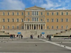 Tronditet qeveria Mitsotakis: Dorëhiqen tre ministra, skandal me fondet bujqësore në qendër të hetimeve