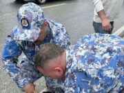 Përplasi 4 makina dhe k*rcënoi qytetarët me h*nxh*r, 34-vjeçari ishte i shpallur në kërkim