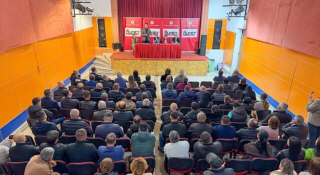 Balluku në Roskovec: PS drejt rienergjizimit për sfidat e ardhshme