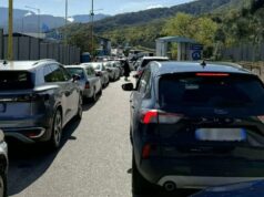 Fluks automjetesh në doganën e Kakavijës, 3 km radha e pritjes
