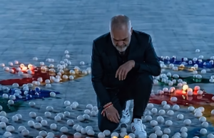 Kryeministri Edi Rama uron besimtarët katolikë në Ditën e Pashkës