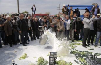 Blegtorët paralajmërojnë protestë
