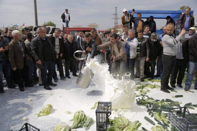 Blegtorët paralajmërojnë protestë