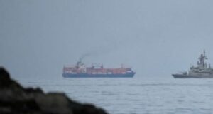 Irani mbyll Ngushticën e Hormuzit pas armëpushimit me SHBA