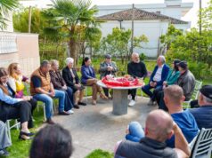 Balluku dhe Rama vizitojnë familjen Mone në Fier: Mikpritje dhe urime !