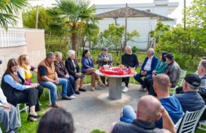 Balluku dhe Rama vizitojnë familjen Mone në Fier: Mikpritje dhe urime !