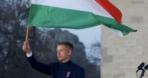 Péter Magyar i sigurt në fitore ne zgjedhjet ne Hungari, poston mesazh në rrjetet sociale