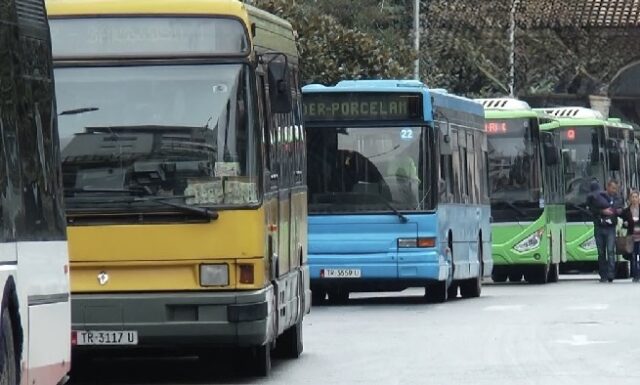 Nga nesër reduktohet me 40% transporti publik, operatorët: Situata emergjente