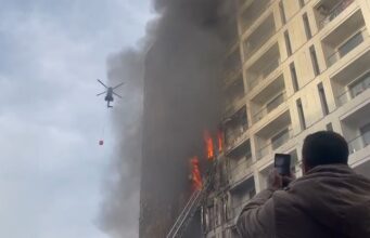 8 persona të lënduar nga zjarri, 7 me asfiksi në QSUT, një zjarrfikëse te Trauma