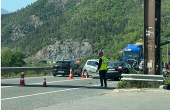 Aksident i rëndë në Rrugën e Kombit, 2 v*ktima dhe 5 të pl*gosur