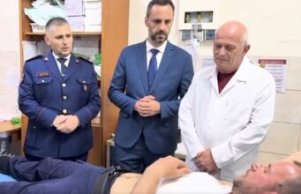 Lamallari dhe Hita vizitojne policët e plagosur: “S*lmet me mol*tov nuk janë protestë, por kr*m