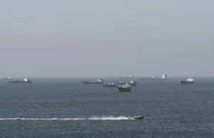 Irani vendos rregulla të reja në Hormuz, prioritet për anijet që paguajnë