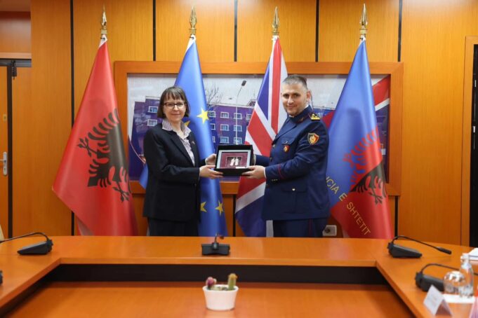 Shqipëri–Mbretëria e Bashkuar, forcohet bashkëpunimi kundër emigracionit të paligjshëm dhe krimit