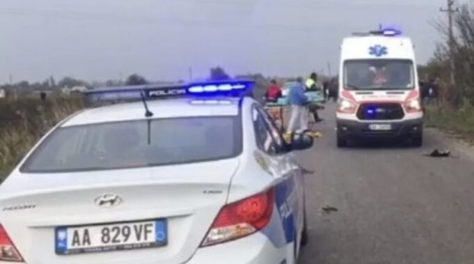 Del nga rruga në autostradë, 39-vjeçari humb jetën, një i plagosur