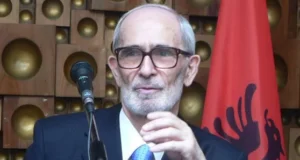 Ndërron jetë në moshën 89-vjeçare, akademiku Rexhep Qosja